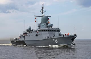 Новейший ракетный корабль «Туча» обезопасит себя с воздуха «Панцирем-М» и РЛК «Заслон»: защита от дронов
