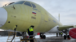 Испытания самолета SJ-100 продолжаются в Подмосковье