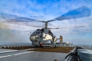 Вертолет морской авиации Ка-27 искал субмарину противника в Балтийском море