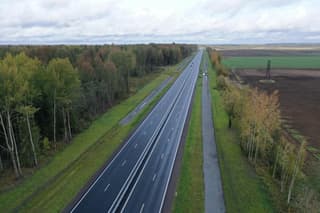 La autopista R-23 en la región de Leningrado se amplió a cuatro carriles en un nuevo tramo