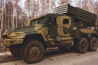 Бронеавтомобиль «Спартак» вооружили огневой установкой с РСЗО «Торнадо-Г»: зажигательный дуэт