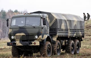 Высокозащищённый тягач КамАЗ-6350 с новым модулем РЭБ «Сания»: что о нём известно