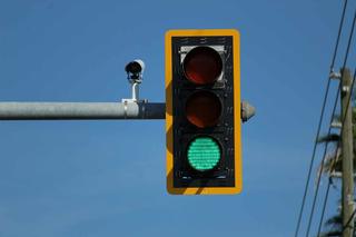 No para daltónicos, sino para el piloto automático: en Kazán enseñaron a una red neuronal a reconocer los colores de las señales de tráfico con una precisión superior al 90%