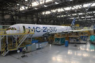 Новейший лайнер МС-21 вышел на один из ключевых этапов серийной сборки