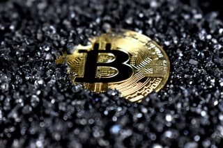 Криптовалюты для профессионалов: бизнес выдвигает новые инициативы на финансовым рынке России