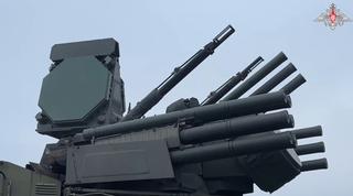 Aparecen imágenes del lanzamiento de un misil antiaéreo de dos etapas 4,3 Mach del "Pantsir-S1" contra un dron kamikaze