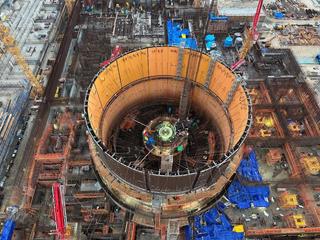 Egypt Keeps Pace with Turkey: Second Tier of Reactor Containment Installed at El Dabaa NPP Unit 2