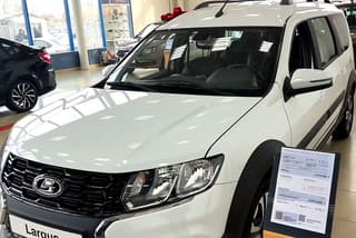 Стала известна официальная цена нового семиместного Lada Largus Cross