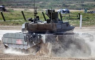 Insuflar una segunda vida: cómo se reparan los tanques T-90M directamente en la línea del frente