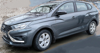 Новый универсал Lada Iskra впервые засветился вживую: уникальные кадры