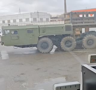 Появились первые кадры предполагаемого шасси для ракетной системы «Орешник»: комплекс засняли на улицах