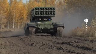 Почему танк Т-90МС «Прорыв» бежевый, а вездеход ТМ-140 «Высокоточки» — оранжевый?