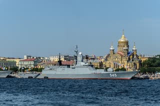 Носитель» «Калибров» и «Уранов» корвет «Стойкий» Балтфлота «отбился» от БЭК-камикадзе в Балтийском море