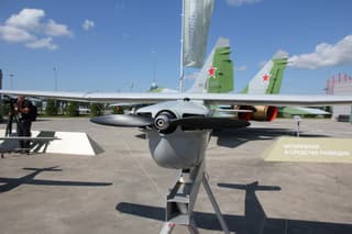 Глаза в небе для высокоточных операций: Рособоронэкспорт раскрыл преимущества тихого разведчика «Орлан-30»