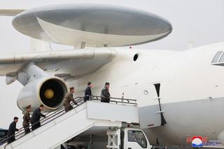 Camarada Kim a bordo: la KCNA muestra una foto de un Il-76 ruso transformado en un avión AEW&C