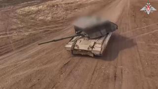 Модернизированные танки Т-80БВМ поступили российским военным