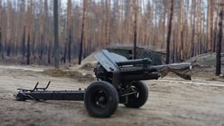 Desempolvando los tiempos: el legendario obús M-30 fue visto con militares rusos
