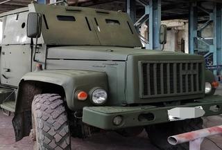 В Сети засветился российский бронированный автомобиль ГАЗ-33088 «Егерь»