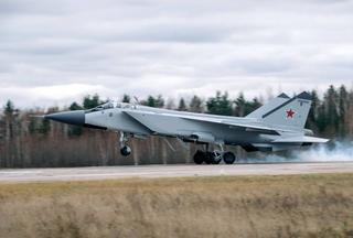 «Самый быстрый боевой самолет в мире»: российский истребитель МиГ-31 вызвал восхищение в США
