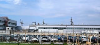 Вместо продаж — на склад: появились кадры огромной парковки АвтоВАЗа с Lada Sport