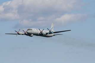 Самолёты-разведчики Ил-38 нашли подлодку условного противника в Японском море