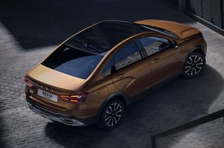 Не опять, а снова: АвтоВАЗ в очередной раз урезал производство Lada Vesta