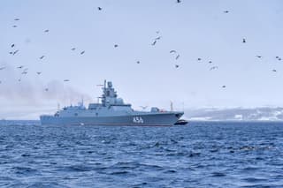 Носитель гиперзвуковых «Цирконов» фрегат «Адмирал Головко» завершил дальний поход