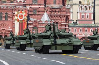 Сила русского оружия: 30 новых бронемашин прошли по Красной площади