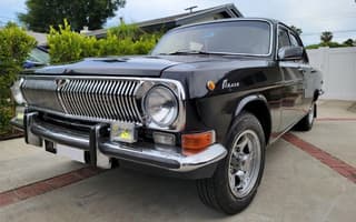 Un "Volga" restaurado de 1978 con asientos de BMW se vende en una subasta estadounidense por $25,000