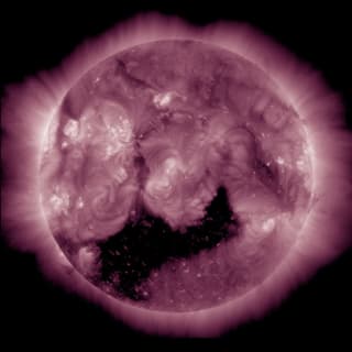 A "Kitten" Appeared on the Sun: Earth Continues to Fall into a Coronal Hole, Solar Wind Intensified