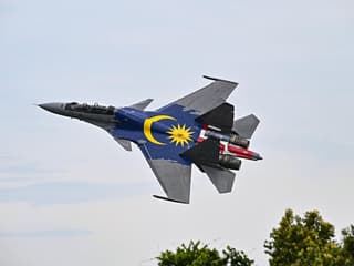 Su-30MK Fighter Jet Receives Livery in Colors of Malaysian National Flag