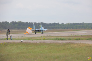 Россия официально продала за рубеж партию новейших истребителей Су-30СМ2
