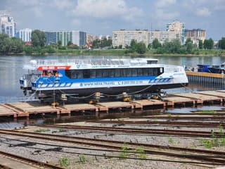 Скоростной катамаран «Форт Обручев» спустили на воду на Средне-Невском судостроительном заводе