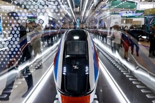 От санитарных модулей до межвагонных переходов: выпуск опытных образцов комплектующих для высокоскоростного поезда наладят в 2025 году