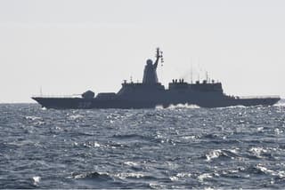 Корветы «Резкий» и «Герой РФ Алдар Цыденжапов» провели совместные учения с кораблями ВМС Индонезии