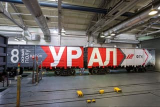 El vagón de plataforma "Ural" modelo 12-5991 recibe el certificado de conformidad con los requisitos de la Unión Aduanera