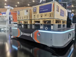 Грузовик-«Сёмабот» и дрон «Снегирь-2»: мобильный робот и новый беспилотник представят на выставке «Иннопром»