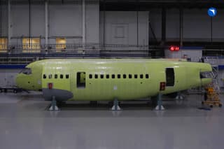«Чего он такой маленький?»: Размеры МС-21 на фото от Ростеха стали объектом насмешек в Сети