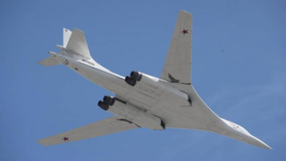 Almost touching the roofs of houses: Tu-160 missile carrier spotted in the sky over Kazan