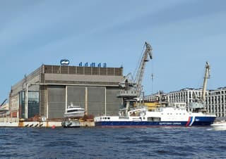 Новый ледовый патрульный корабль проекта 22120 для ФСБ России спущен на воду