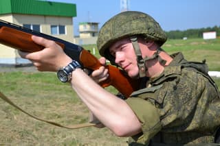 Из ружья ИЖ-27 по БПЛА: военнослужащие отработали стендовую стрельбу на полигоне в Челябинской области