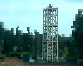 Aparecen imágenes del sistema de misiles y cañones antiaéreos Pantsir-S1 en una torre de celosía para repeler ataques de drones