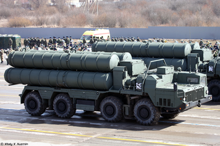 Irán se interesa en comprar sistemas de defensa aérea rusos S-400 en lugar de HQ-9 de China
