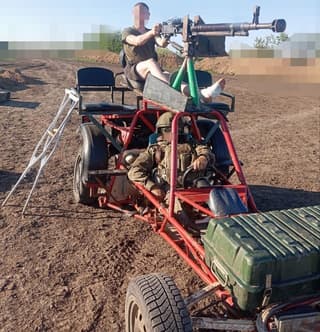 Багги из «Безумного Макса» с «Дашкой» заметили у российских военных