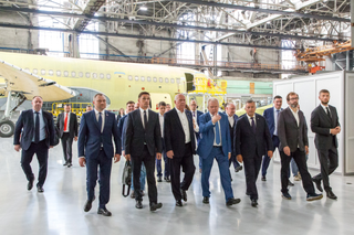 Характеристики МС-21 не соответствуют плановым: линию сборки самолётов в Иркутске посетила делегация Ростеха