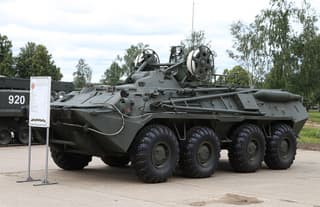 Российскую БРЭМ-К показали на военном параде в Венесуэле