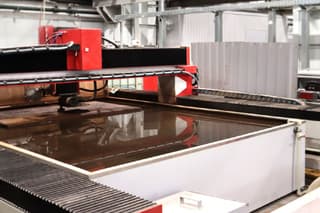 Cuts titanium up to 150 mm thick with sand and water: new machine launched at the Kalashnikov plant