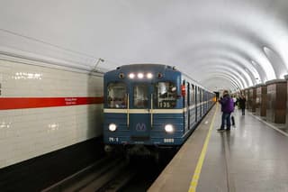 "Metrovagonmash" actualiza el parque de vagones del metro de Novosibirsk: se prepara para el envío el primer tren del modelo 81-725.3/726.3/727.3