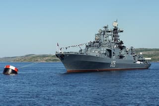 Large ASW ship "Admiral Levchenko" attacked a mock enemy from the Kinzhal naval air defense system in the Barents Sea