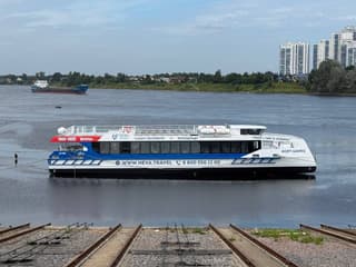 Скоростной катамаран «Форт Шанец» спустили на воду в Петербурге